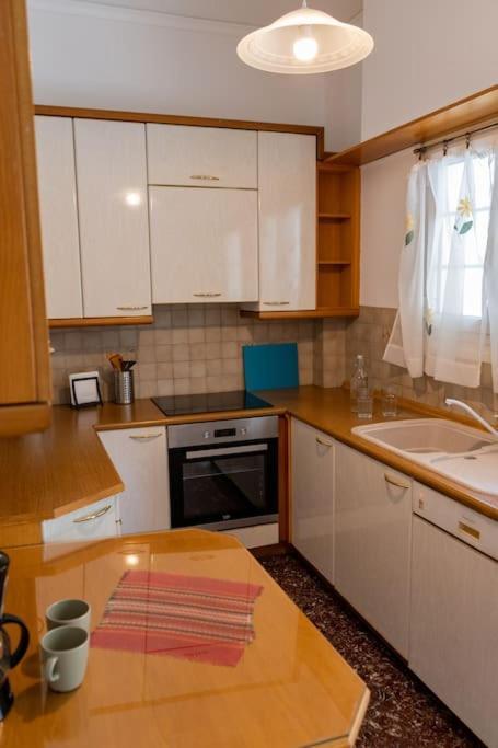 Saffron Apartment In Central Atene Esterno foto